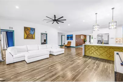 2690 65th Avenue S, Saint Petersburg, FL 33712 - Photo 3
