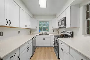 3621 Oakwood Dr, Wesley Chapel, FL 33543 - Photo 9