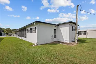 36917 Grace Ave, Zephyrhills, FL 33542 - Photo 23