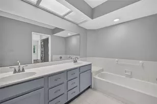 8352 Meadowbrook Dr, Seminole, FL 33777 - Photo 21