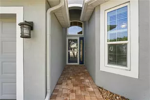 10719 Ashford Oaks Dr, Tampa, FL 33625 - Photo 9