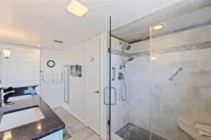 5200 Brittany Dr S, Saint Petersburg, FL 33715 - Photo 17
