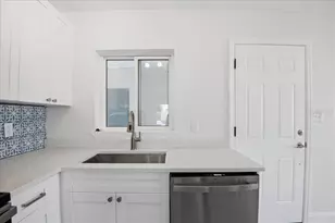 548 Baywood Dr S, Dunedin, FL 34698 - Photo 3