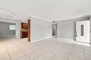 526 S Larry Cir, Brandon, FL 33511 - Photo 9