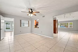 526 S Larry Cir, Brandon, FL 33511 - Photo 29