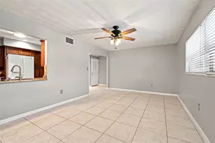 526 S Larry Cir, Brandon, FL 33511 - Photo 23