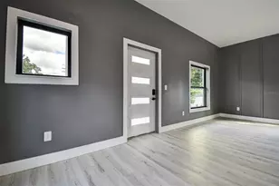 5200 7th Ave N, Saint Petersburg, FL 33710 - Photo 7
