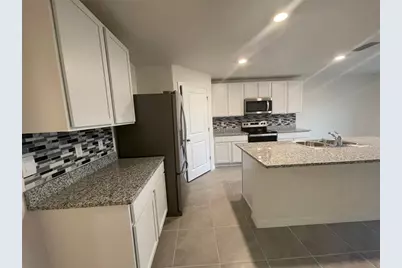 35628 Doveland Drive, Zephyrhills, FL 33541 - Photo 5