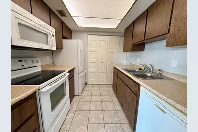 706 115th Avenue N #2406, Saint Petersburg, FL 33716 - Photo 11