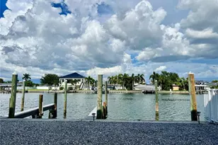 11705 3rd St E, Treasure Island, FL 33706 - Photo 5