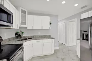 9304 N Elmer St, Tampa, FL 33612 - Photo 9