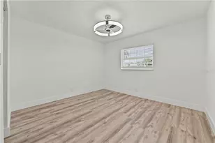 271 NW 35th St, Boca Raton, FL 33431 - Photo 17