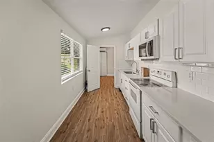 2140 22nd Ave N, Saint Petersburg, FL 33713 - Photo 11