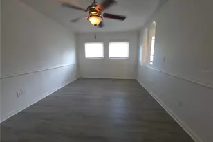 8413 Barrett Pl, Tampa, FL 33617 - Photo 9