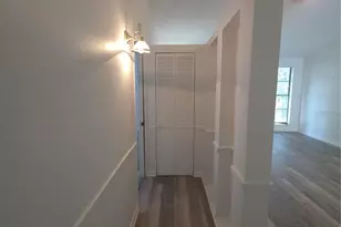 8413 Barrett Pl, Tampa, FL 33617 - Photo 21
