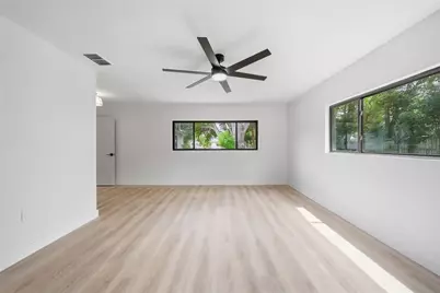 815 Poinsettia Avenue, Tarpon Springs, FL 34689 - Photo 17