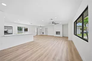 815 Poinsettia Ave, Tarpon Springs, FL 34689 - Photo 5