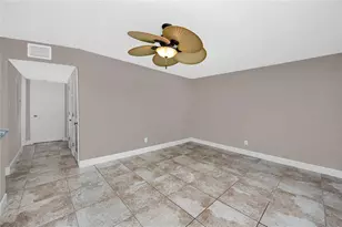 10379 Paradise Blvd, Treasure Island, FL 33706 - Photo 21