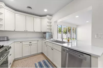 1019 Mandalay Avenue, Clearwater Beach, FL 33767 - Photo 13