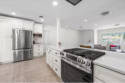 1019 Mandalay Avenue, Clearwater Beach, FL 33767 - Photo 15