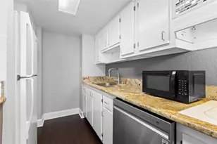470 3rd Street S, Saint Petersburg, FL 33701 - Photo 15