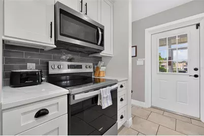 8727 Bay Crest Lane, Tampa, FL 33615 - Photo 11