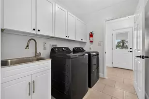 8727 Bay Crest Ln, Tampa, FL 33615 - Photo 27