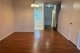 11428 Bay St NE, Saint Petersburg, FL 33716 - Photo 3