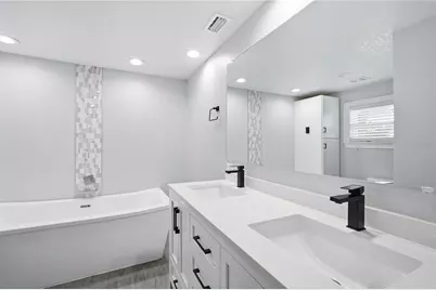 2707 W Kenmore Avenue, Tampa, FL 33614 - Photo 17
