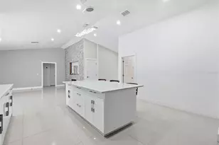 12726 Barrett Dr, Tampa, FL 33624 - Photo 17