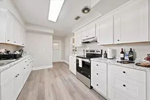 3002 W Marlin Ave, Tampa, FL 33611 - Photo 9