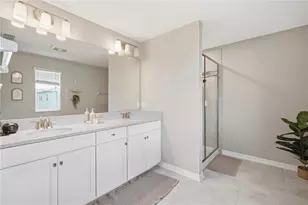 2633 Sunny Pebble Loop, Zephyrhills, FL 33540 - Photo 15