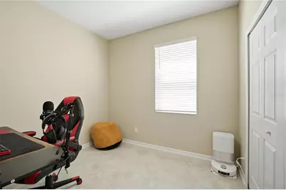 2633 Sunny Pebble Loop, Zephyrhills, FL 33540 - Photo 5