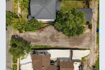 927 Yale Street N, Saint Petersburg, FL 33713 - Photo 1