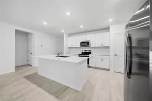 9820 Feaster Dr, Wesley Chapel, FL 33545 - Photo 9