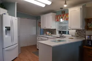 37530 Poco Ave, Zephyrhills, FL 33541 - Photo 15