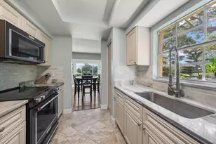 10811 Indian Hills Ct, Seminole, FL 33777 - Photo 11