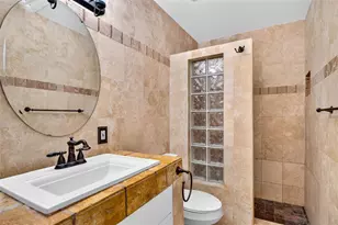 5627 Ashley Oaks Dr, Tampa, FL 33617 - Photo 29