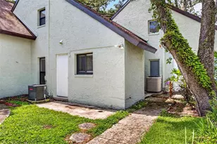5627 Ashley Oaks Dr, Tampa, FL 33617 - Photo 3