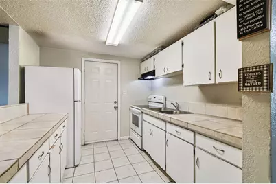 10101 N 11th Street, Tampa, FL 33612 - Photo 7