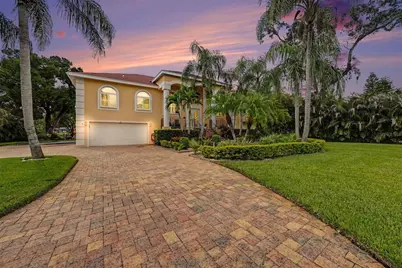 1021 W Henry Avenue, Tampa, FL 33604 - Photo 1