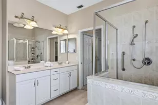 8138 Victoria Falls Cir, Sarasota, FL 34243 - Photo 21