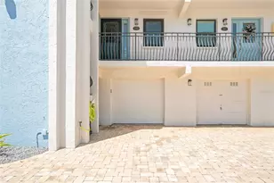11901 Lagoon Ln, Treasure Island, FL 33706 - Photo 9