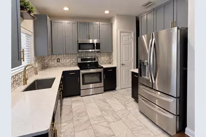 30039 Mossbank Drive, Wesley Chapel, FL 33543 - Photo 5