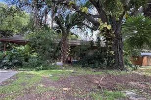 102 13th St SE, Ruskin, FL 33570 - Photo 1