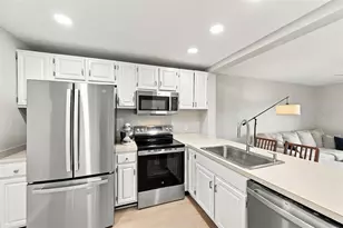 106 1st St E, Tierra Verde, FL 33715 - Photo 3
