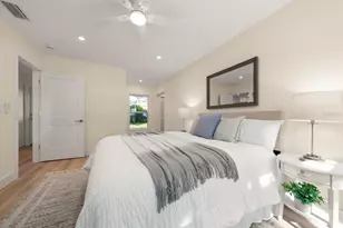 786 Manor Dr W, Dunedin, FL 34698 - Photo 11