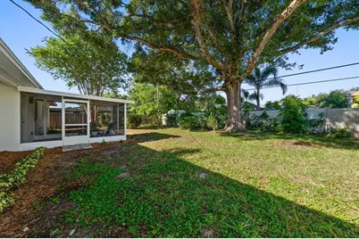 786 Manor Drive W, Dunedin, FL 34698 - Photo 25