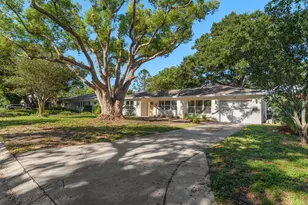 786 Manor Dr W, Dunedin, FL 34698 - Photo 27