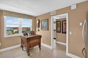 7300 Sun Island Dr S, South Pasadena, FL 33707 - Photo 13